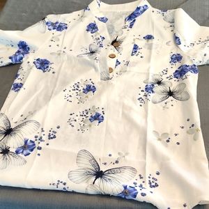 Women's small quarter sleeve length shirt